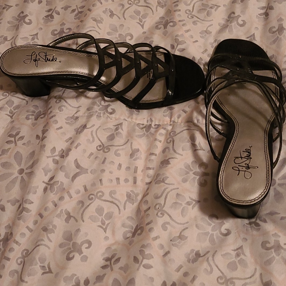 Black heel saddles